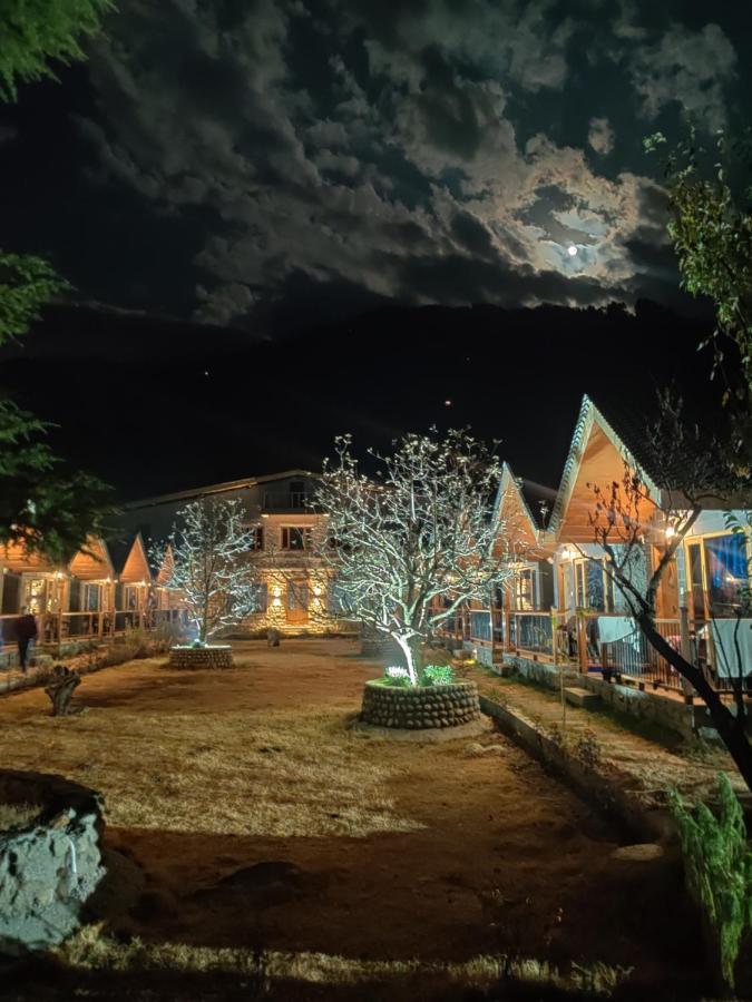 Winterfell The Stay, Unique River Front